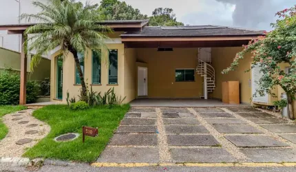 Casa à venda no Cond. Ariribá em Balneário Camboriú