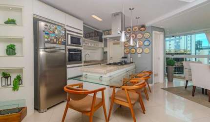 Apartamento à venda no Ed. Villa Foscari em Balneário Cambroiú