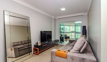 Apartamento próximo ao mar à venda no Ed. Ametista em Balneário Camboriú