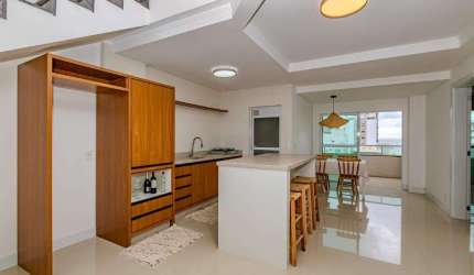 Cobertura duplex com vista mar à venda no Ed. Emerald Residence na Praia Brava