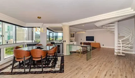 Cobertura triplex à venda no Ed. Acqua Marine em Balneário Camboriú