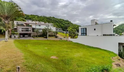 Terreno à venda no Cond. Bella Vista em Balneário Camboriú
