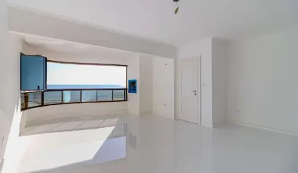 Apartamento frente mar à venda no Ed. Vale Dourado em Balneário Camboriú