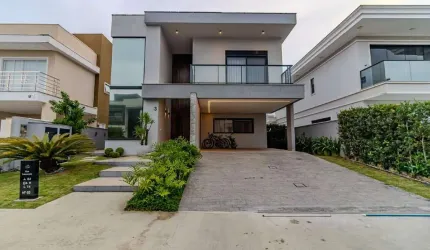 Casa à venda no Cond. Caledônia em Camboriú