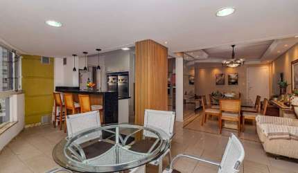 Apartamento próximo a praia à venda no Ed. Ferrara em Balneário Camboriú