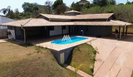 Vendo chácara em Itatiaiuçu de 1000m² com 03 quartos e piscina excelente localização.
