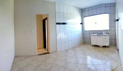 Vendo apartamento em Itatiaiuçu com 03 quartos excelente localização.
