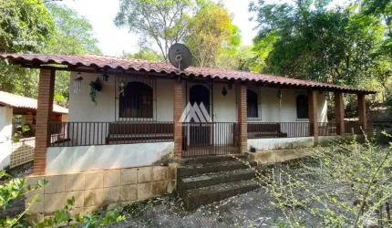 Vendo chácara em Itatiaiuçu de 6.000m² com 04 quartos excelente localização.
