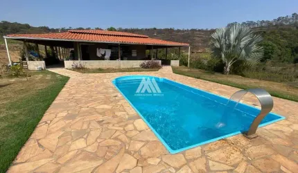 Vendo sítio em Itatiaiuçu de 12.000m² com 03 quartos e logoa excelente localização.