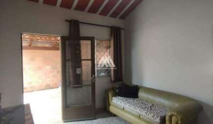 Vendo casa em Itaúna em excelente localização!