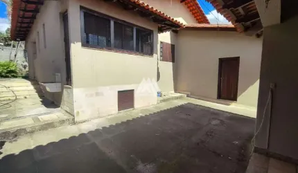 Vendo casa em Itaúna em excelente localização!