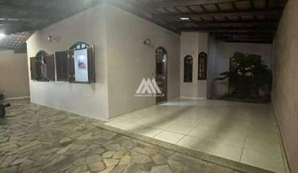 Vendo casa em Itaúna em excelente localização!