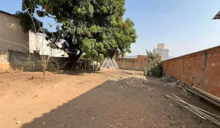 Vendo casa em Itaúna em excelente localização!
