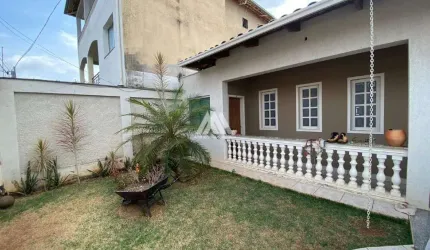 Vendo casa em Itaúna com churrasqueira e área gourmet em ótima localização