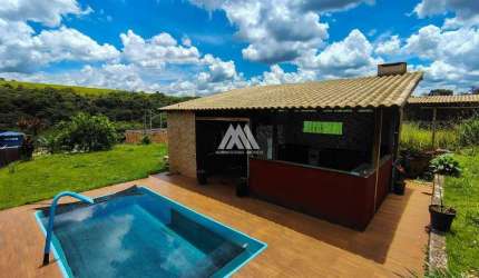 Vendo chácara em Itatiaiuçu de 1000m² com 02 quartos e piscina excelente localização.
