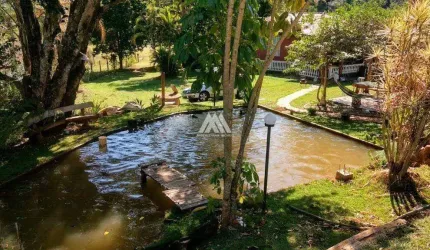 Vendo sítio em Itatiaiuçu de 8000m² com 03 quartos e piscina excelente localização