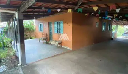 Vendo casa em Itatiaiuçu em excelente localização!