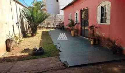 Vendo casa em Itatiaiuçu com 03 quartos e piscina excelente localização