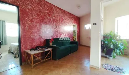Vendo casa com amplo espaço em Santanense!