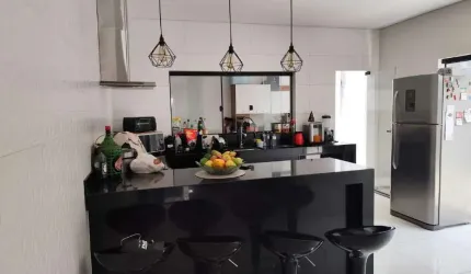Casa com 03 quartos, possui habite-se á venda em Igarapé-MG!