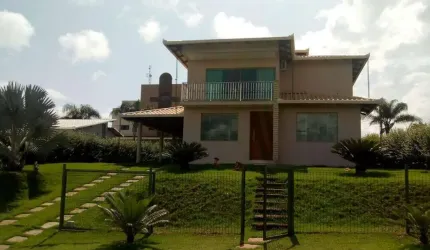 Casa de condomínio á venda 1000m², com 04 quartos sendo 01 suíte em Igarapé MG!