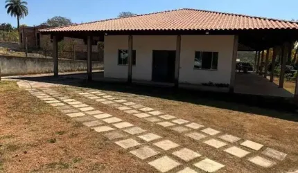 Casa de condomínio á venda com 03 quartos sendo 01 suíte, 1500m² em Igarapé MG!