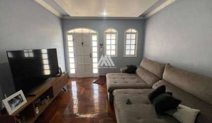 Alugo Linda Casa com Varanda Gourmet no Lourdes- Itaúna/ Mg!