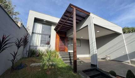 Casa para locação com 03 quartos em Igarapé-MG!