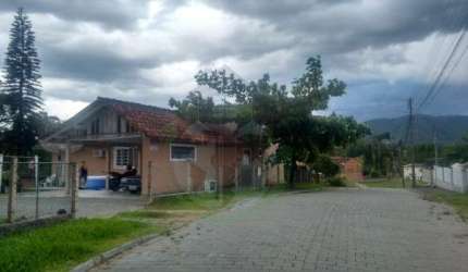 Casa com 3 quartos à venda no Estrada das Areias, Indaial  por R$ 530.000