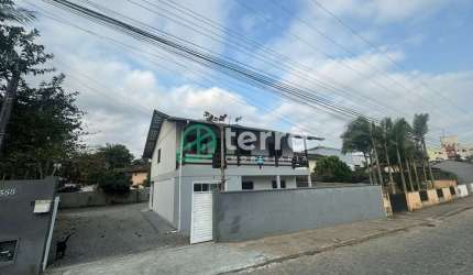 Casa com 6 quartos para alugar no Carijós, Indaial , 260 m2 por R$ 3.400