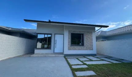 Casa com 2 dormitórios sendo 01 suíte amplo quintal  85 m²  - Forquilhas - São José/SC