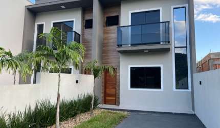 Sobrado com 3 dormitórios à venda, 99 m² por R$ 500.000 - Forquilhas  Lisboa 3 - São José/SC