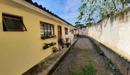 TRÊS CASAS PARA VENDA.