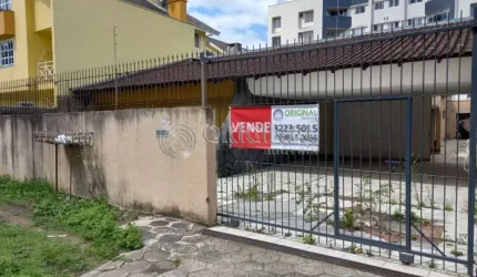 CASA COMERCIAL PARA LOCAÇÃO.