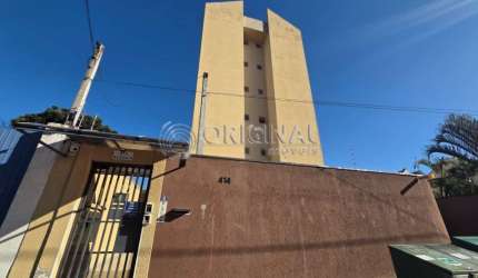 APARTAMENTO COM 1 DORMITÓRIO PARA LOCAÇÃO.