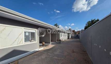Casa Residencial com 2 quartos  para alugar, 65.00 m2 por R$2600.00  - Guaira - Curitiba/PR