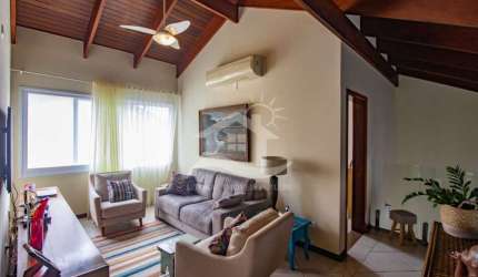 Casa Sobrado à venda com piscina, 4 quarto(s),  sendo 3 suíte(s)  no bairro Sambura, 700 metros da praia, Peruíbe-SP