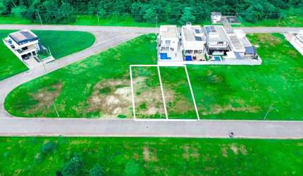 Terreno Amplo à venda com piscina, ,   no bairro Residencial Bosque Três Marias, 3000 metros da praia, Peruíbe-SP