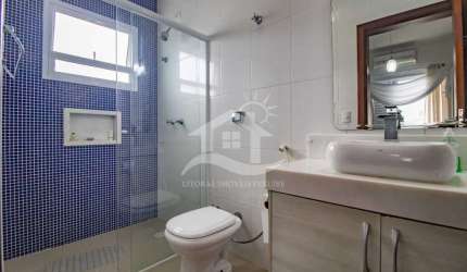 Casa Assobradada à venda , 4 quarto(s),  sendo 2 suíte(s)  no bairro São João Batista, 600 metros da praia, Peruíbe-SP