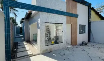 Casa Semi-Isolada com Piscina e Alto Padrão de Acabamento - Vila Mirim, Praia Grande