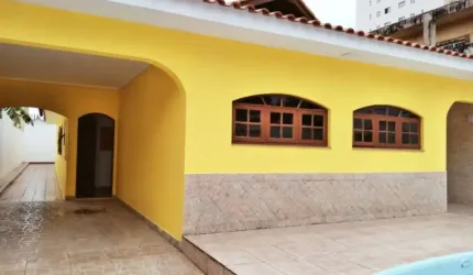 EXCELENTE CASA ISOLADA NO MARACANÃ COM 4 SUÍTES E 4 VAGAS!!!