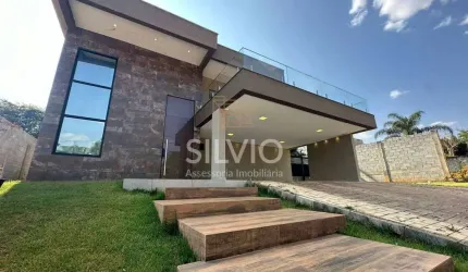 Casa nova e moderna com 5 quartos no condomínio Bosque Imperial na avenida principal IAPI Guará II
