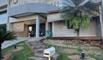 Casa com 3 dormitórios para alugar, 289 m² por R$ 5.800,01/mês - Condomínio Vale do Arvoredo - Londrina/PR