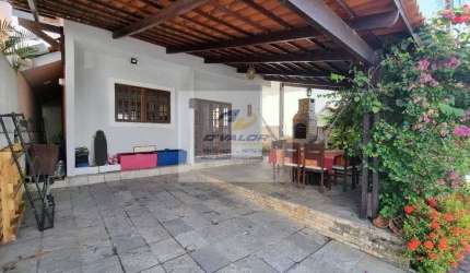 Vendo Casa, em Condomínio Fechado, com 100 m², 3 quartos s/ 1 suíte, espaço gourmet e 2 vagas