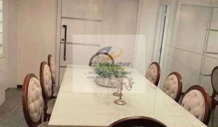 Vendo apartamento com158 m, 03 suítes, sala de estar e jantar com varanda, 02 vagas de garagem.