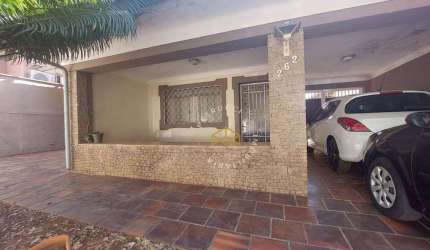 Casa à Venda no Jd. Brasil em Campinas-SP