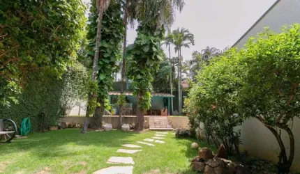 Casa térrea à venda na região da Lagoa do Taquaral