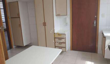 Apartamento com 2 dormitórios para alugar, 130 m² por R$ 2.568,00/mês - Centro - Valinhos/SP