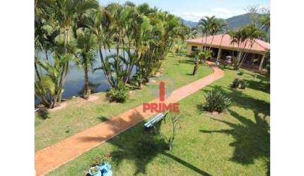 Fazenda à venda em Paulo Lopes em Santa Catarina. Com 235 hectares contendo casa sede com 6 quartos sendo 3 suítes, 3 salas, cozinha, 5 banheiros, div