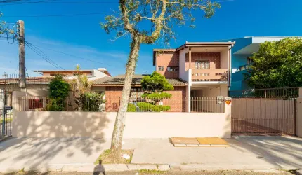 Casa com 5 quartos para alugar na Rua Luiz Massuquetto, 35, Bacacheri, Curitiba por R$ 4.200